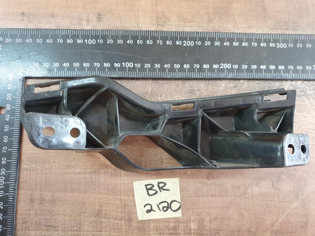 Suzuki Ertiga Toyota Rumion Right Front Bumper Bracket