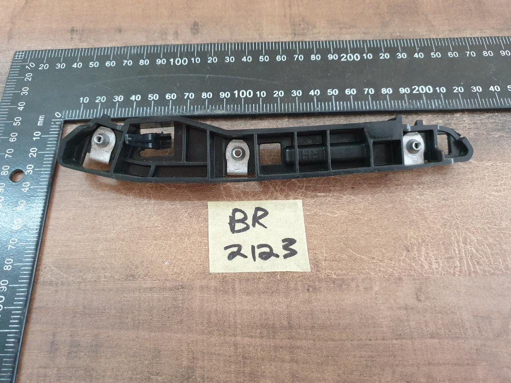 Original New Opel Astra Right Front Bumper Bracket