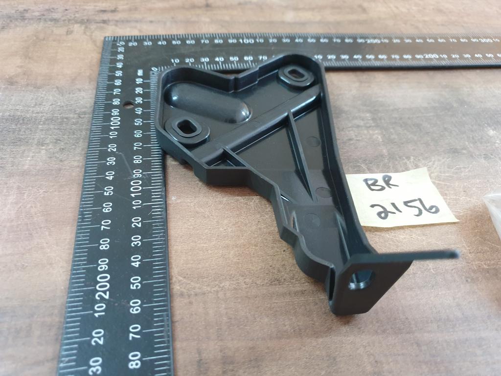 Mercedes-Benz B-Class W246 Right Rear Exhaust Tip Bracket