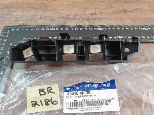 Hyundai H1 Right Front Bumper Bracket