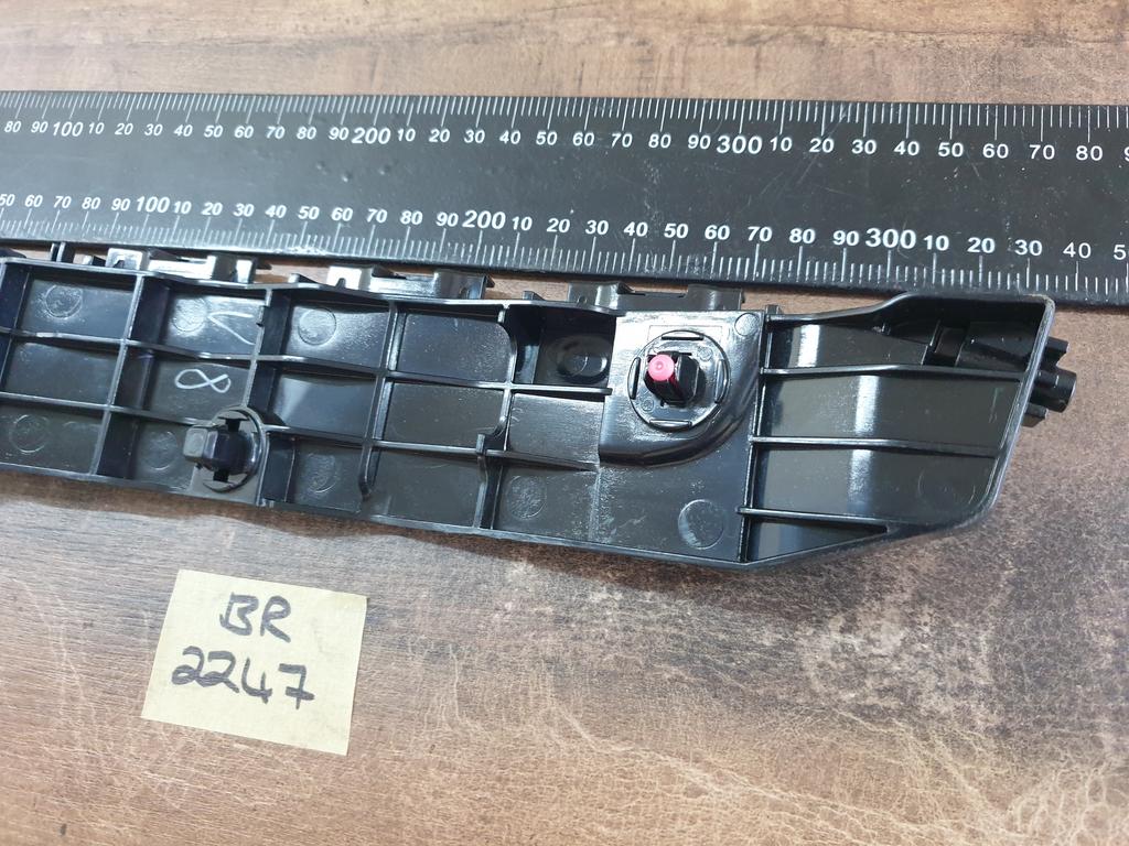 Original New Toyota Fortuner Hilux Right Front Bumper Bracket