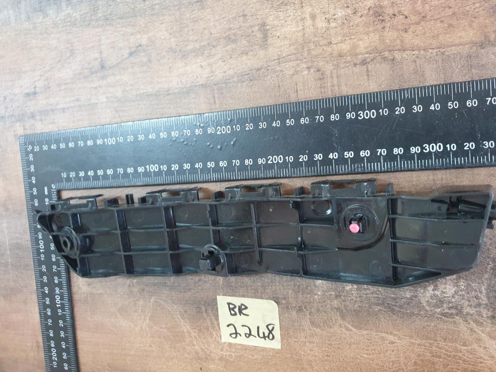 Original New Toyota Fortuner Hilux Right Front Bumper Bracket