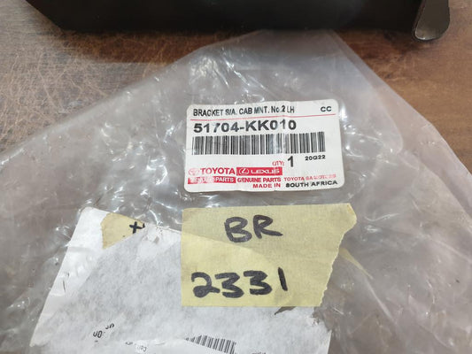 Original New Toyota Hilux :eft Front Cab Mounting Bracket