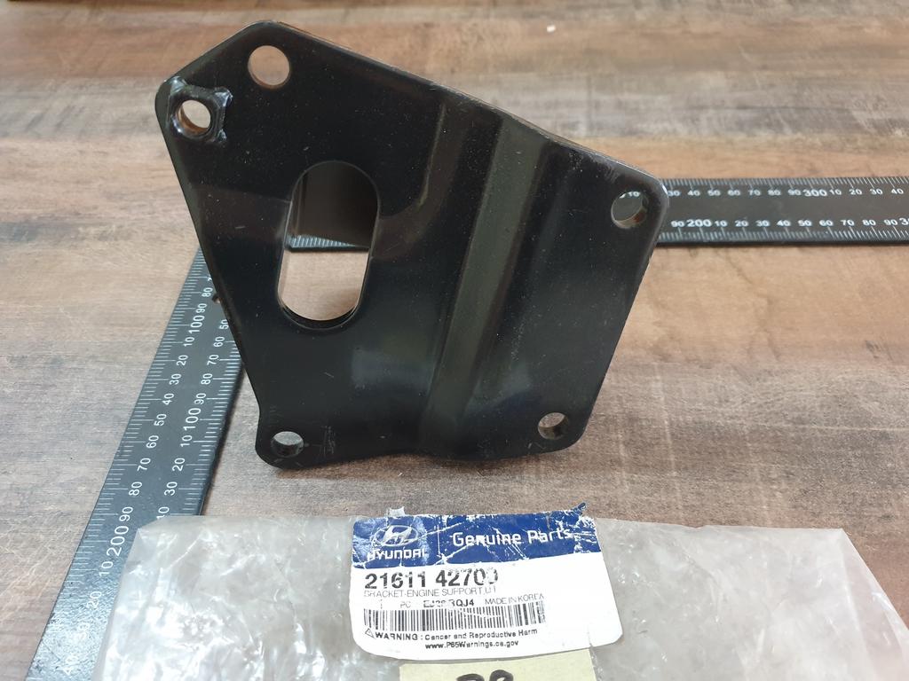 Original New Hyundai H100 Left Engine Support Bracket