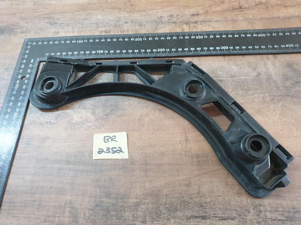 Original New Volkswagen Tiguan Right Rear Bumper Bracket