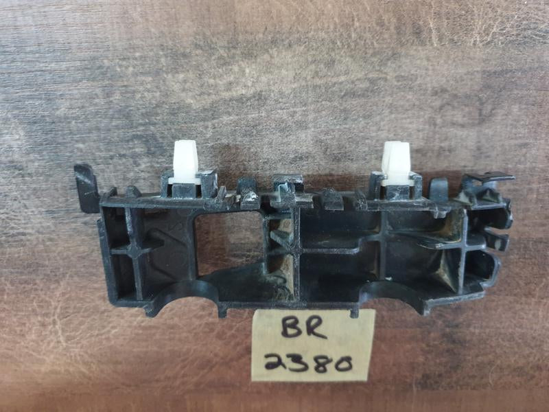 Original New Hyundai Tucson Left Front Fender Bracket