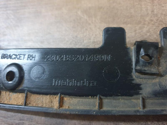 Original Used Mahindra XUV 3XO Right Front Bumper Wheel Arch Bracket