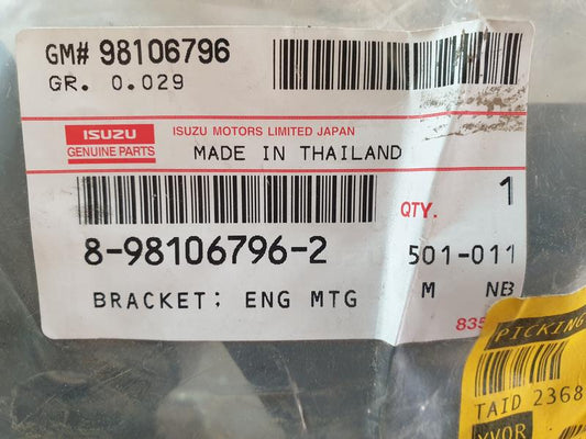 Original New Isuzu D-Max Engine Mounting Bracket