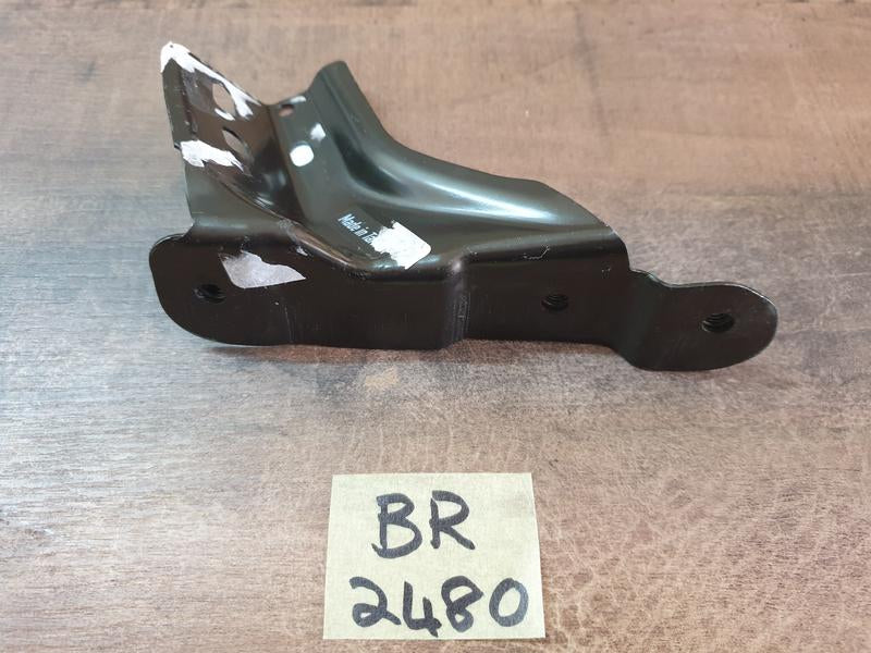 Volkswagen Aftermarket Polo Right Front Fender Bracket