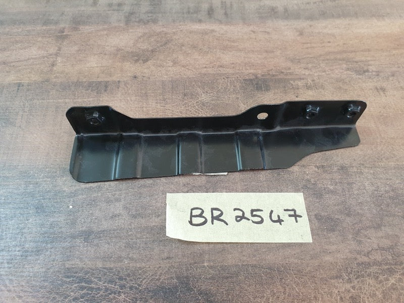 Original New Renault Kwid 2023 Right Front Upper Fender Bracket