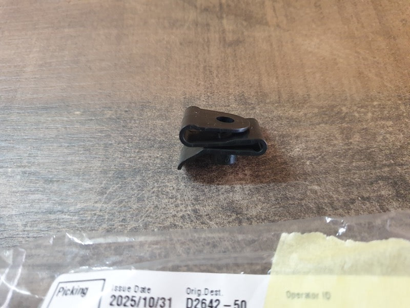 Original New Toyota Yaris XS 2019 Right Front Fender Liner Clip