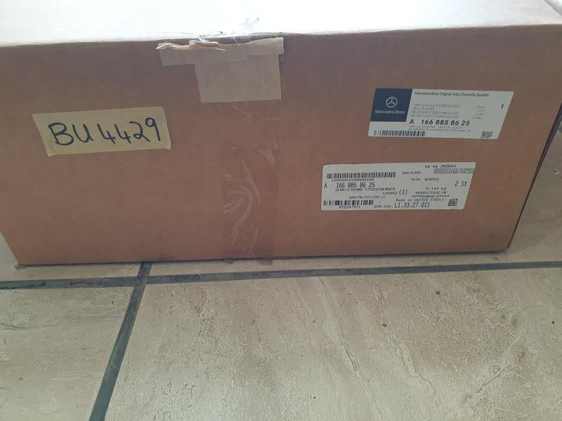 Original New Mercedes-Benz GLE W166 Front Bumper Lower Chrome Moulding