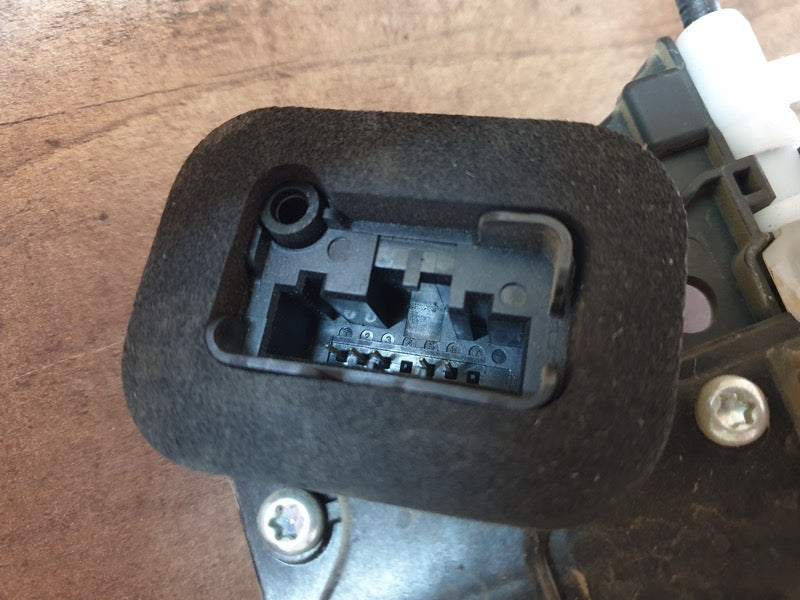 Original Used Volkswagen Polo Left Front Door Lock Mechanism