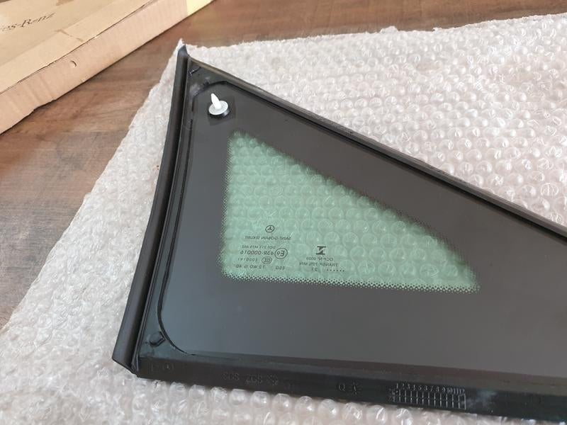 Original New Mercedes-Benz V-Class W447 Left Front Side Window Pane Glass