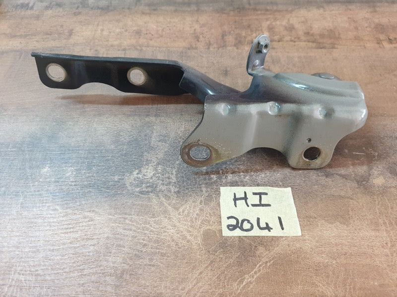 Original Used Hyundai i20 Motion 2026 Left Front Bonnet Hinge