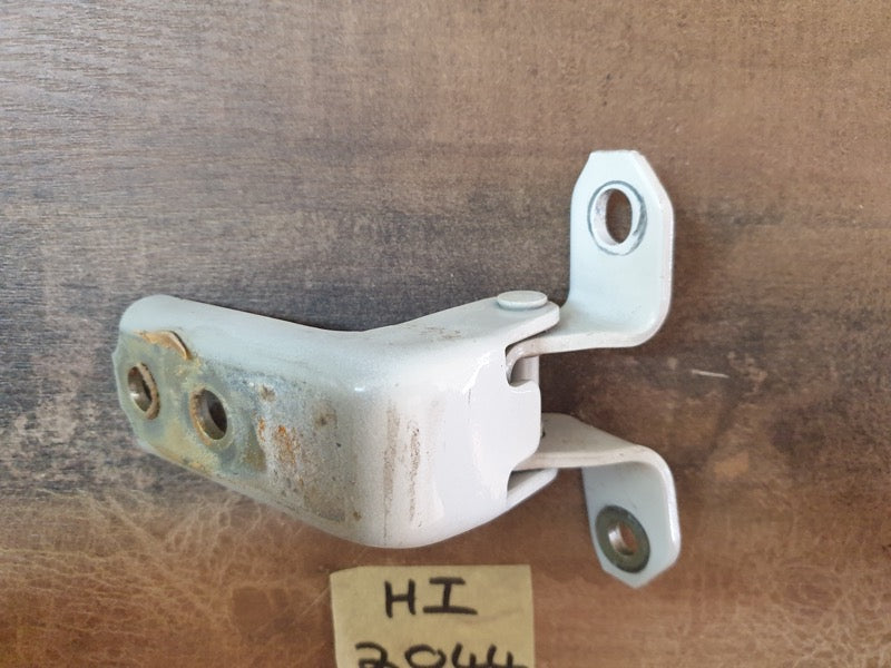 Original Used Suzuki Swift Dzire Left Front Door Upper Hinge