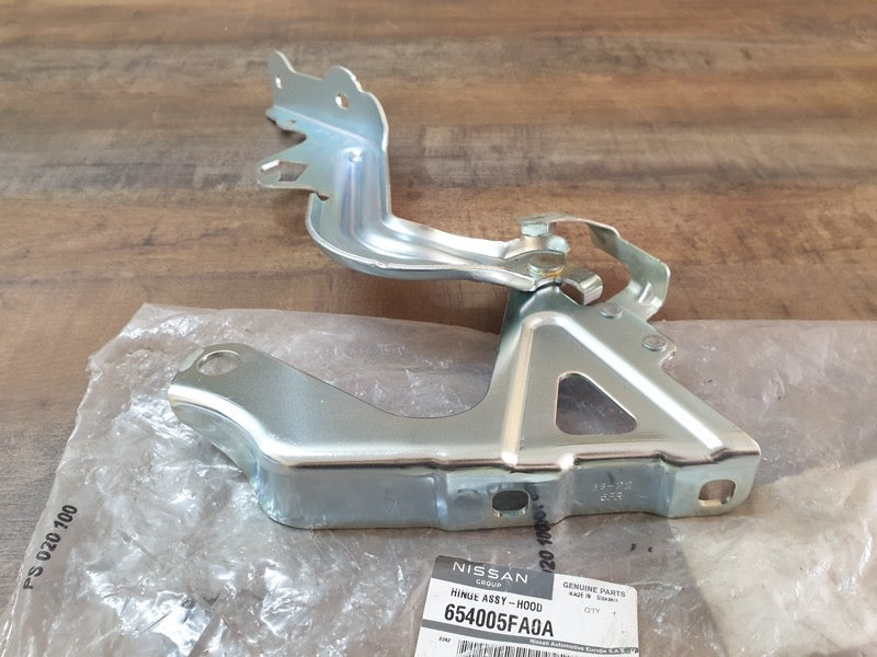 Original New Nissan Micra Right Front Bonnet Hinge