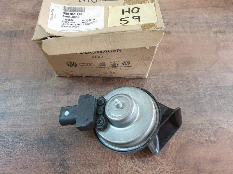 Original New Volkswagen Klaxon Tweeter Air Horn Passat Golf Polo 6 Signal Horn