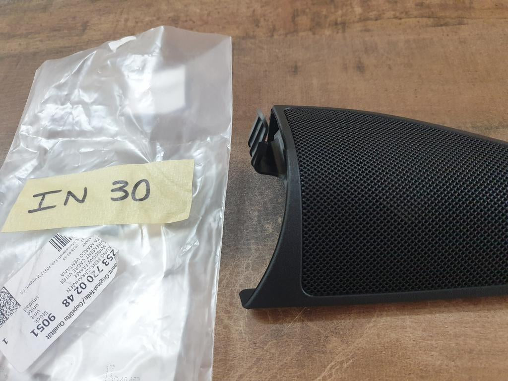 Original New Mercedes-Benz GLC Coupe W253 Right Front Driver Door Speaker Cover