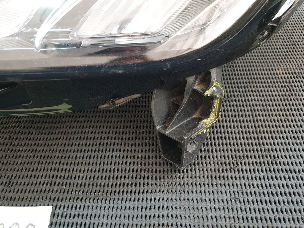 Suzuki Grand Vitara Left Headlight