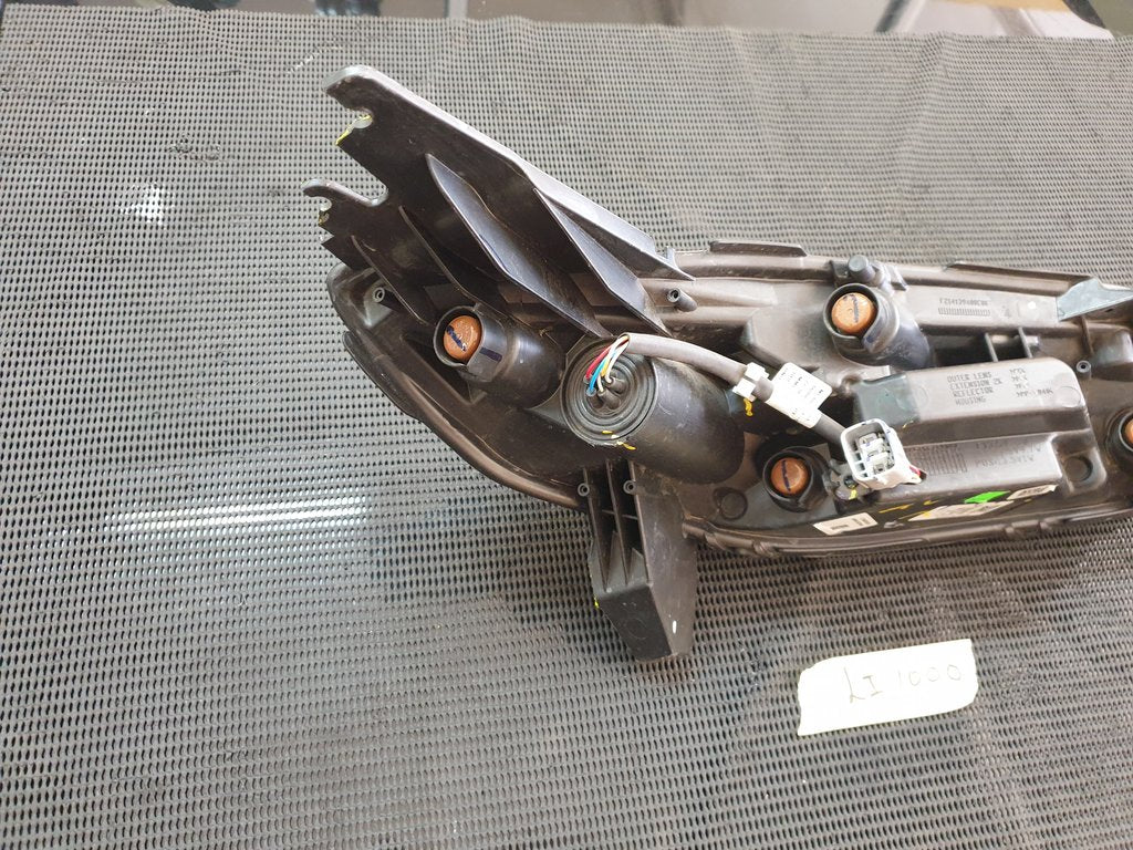 Suzuki Grand Vitara Left Headlight