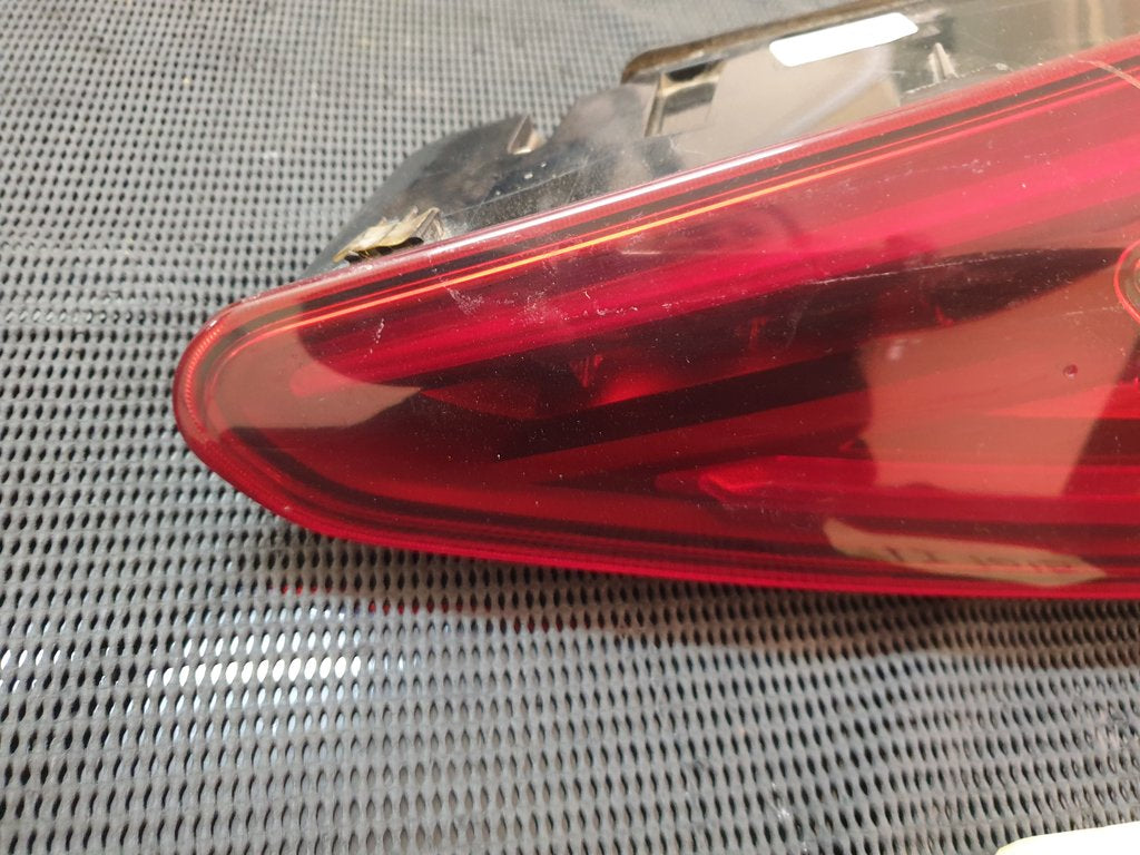 Alfa Romeo Stelvio Super 2017 Right Inner Taillight