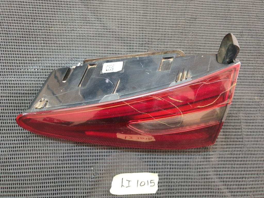 Alfa Romeo Stelvio Super 2017 Right Inner Taillight