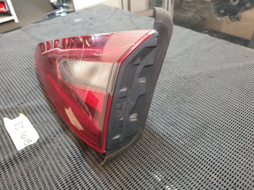 Alfa Romeo Stelvio Super 2017 Right Inner Taillight