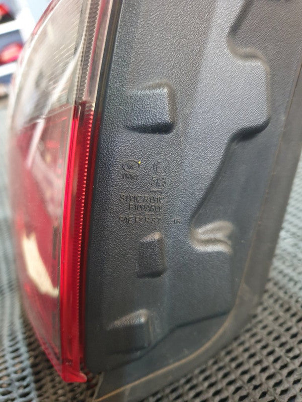Alfa Romeo Stelvio Super 2017 Right Inner Taillight
