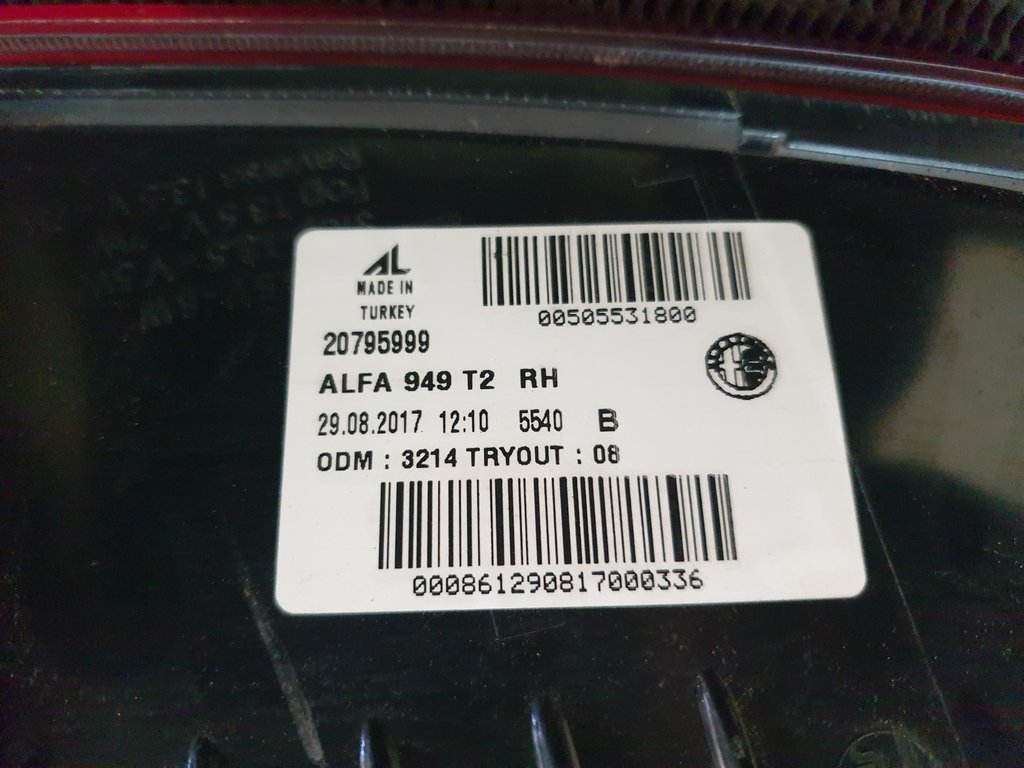 Alfa Romeo Stelvio Super 2017 Right Inner Taillight