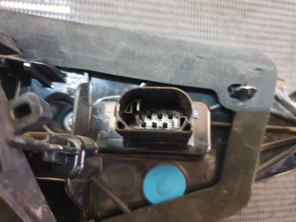 Alfa Romeo Stelvio Super 2017 Right Inner Taillight