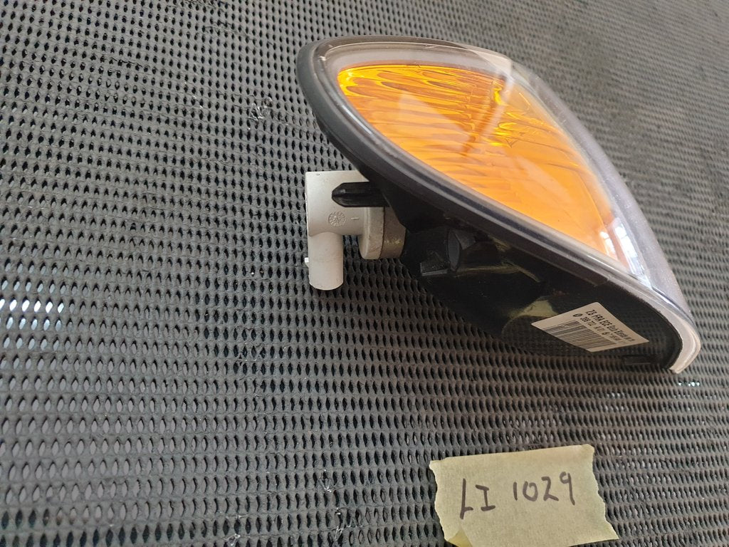 BMW 3 Series E46 Right Front Indicator Light