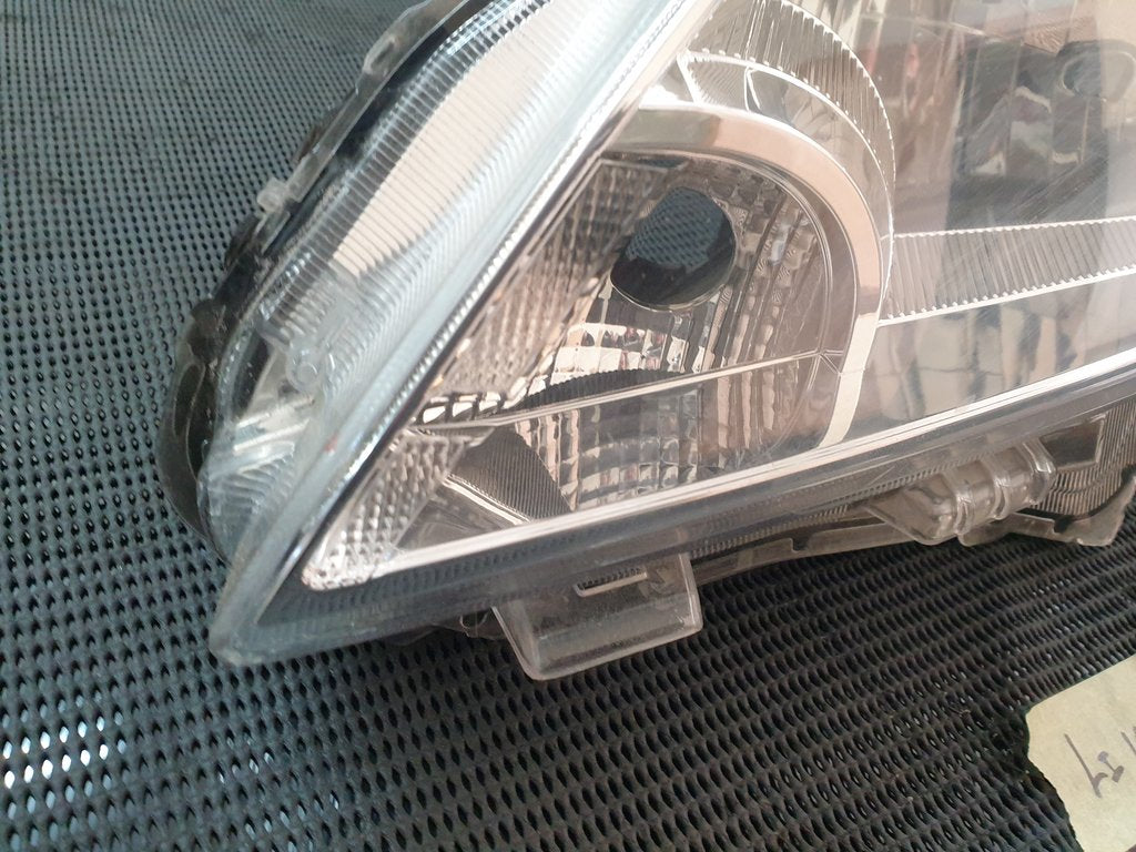 Toyota Starlet Suzuki Baleno Left Headlight