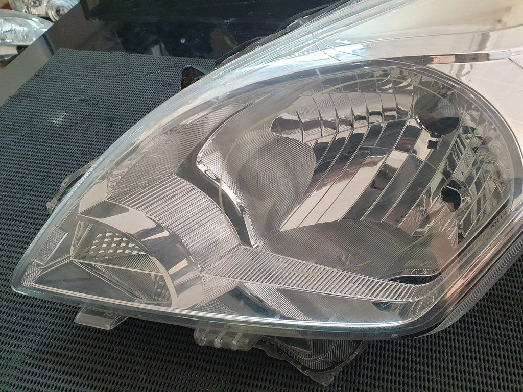 Toyota Starlet Suzuki Baleno Left Headlight