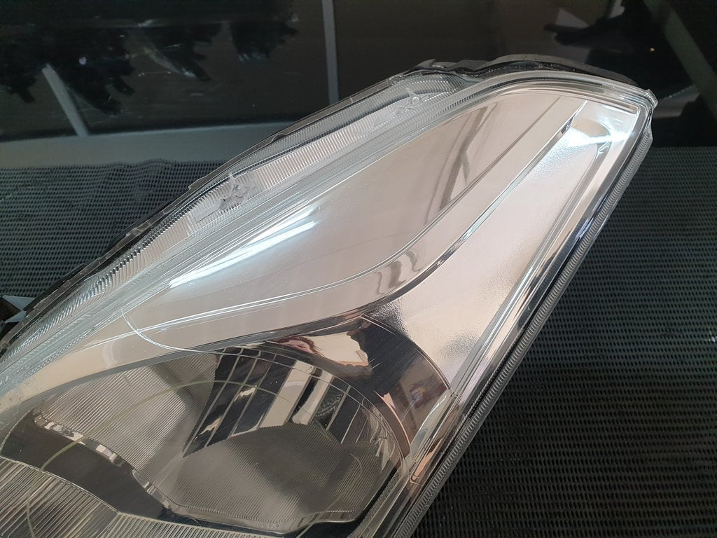Toyota Starlet Suzuki Baleno Left Headlight