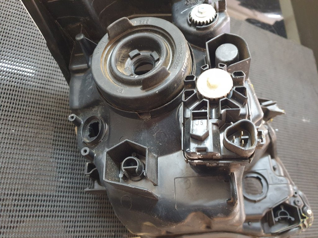 Toyota Starlet Suzuki Baleno Left Headlight