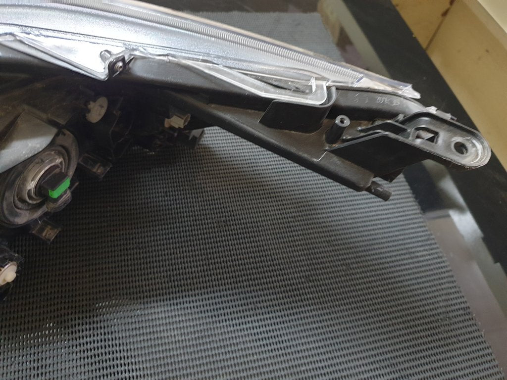 Toyota Hilux Right Headlight