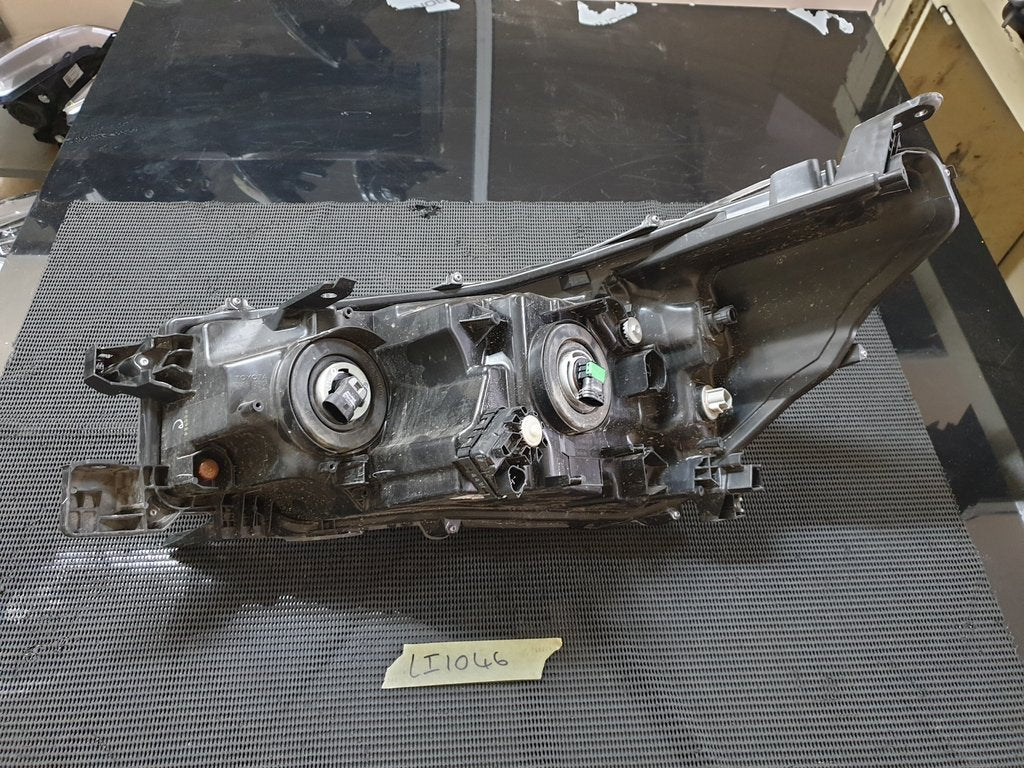 Toyota Hilux Right Headlight