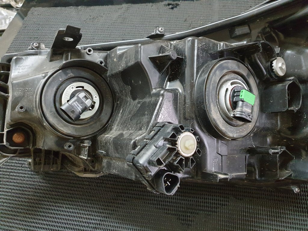 Toyota Hilux Right Headlight