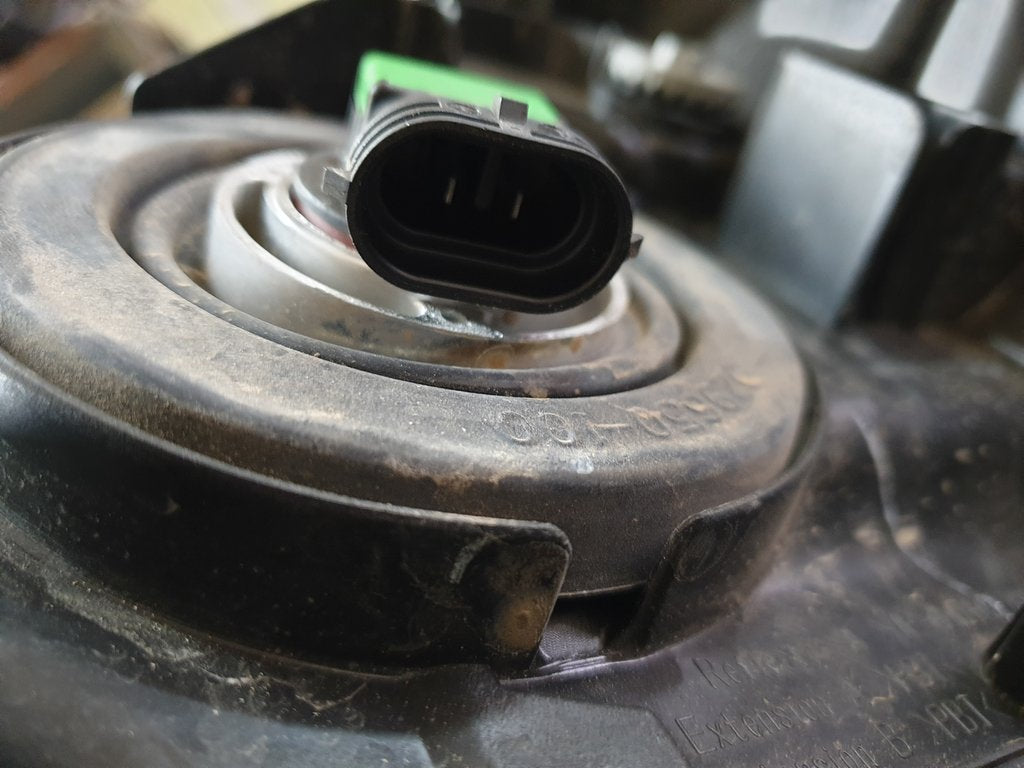 Toyota Hilux Right Headlight