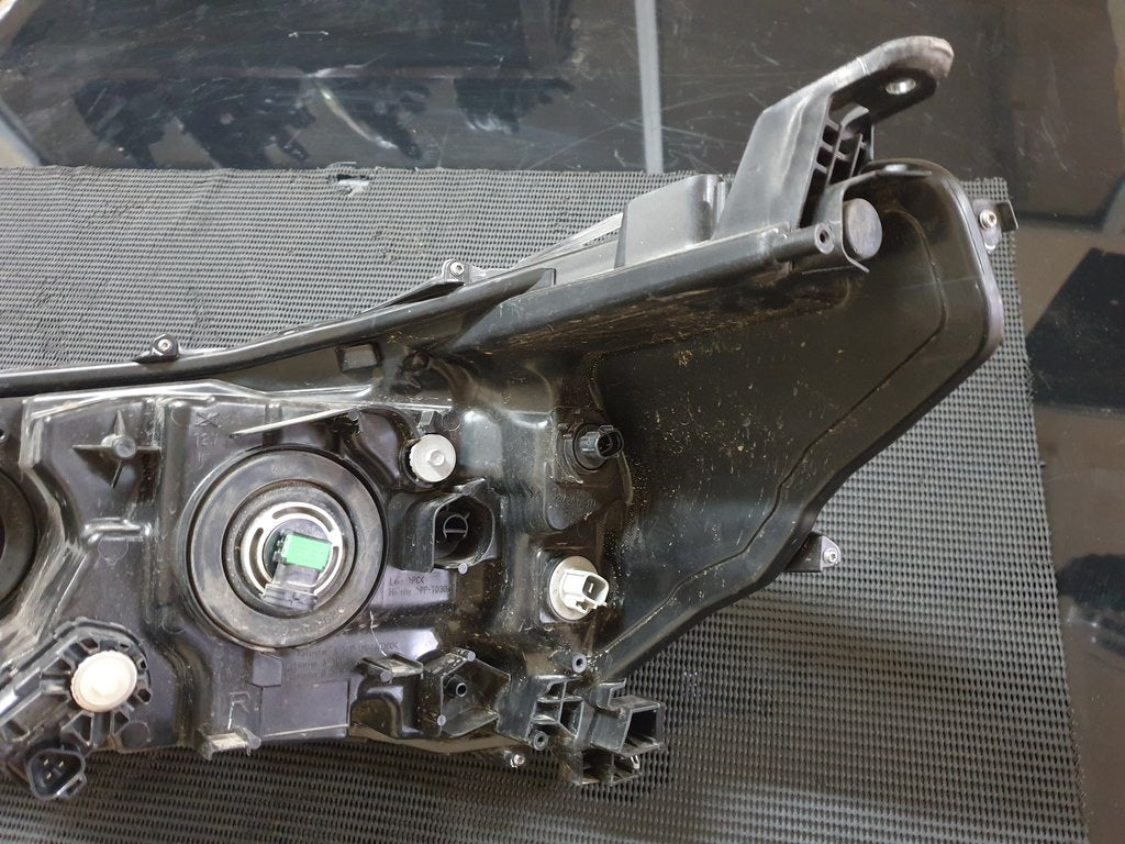 Toyota Hilux Right Headlight