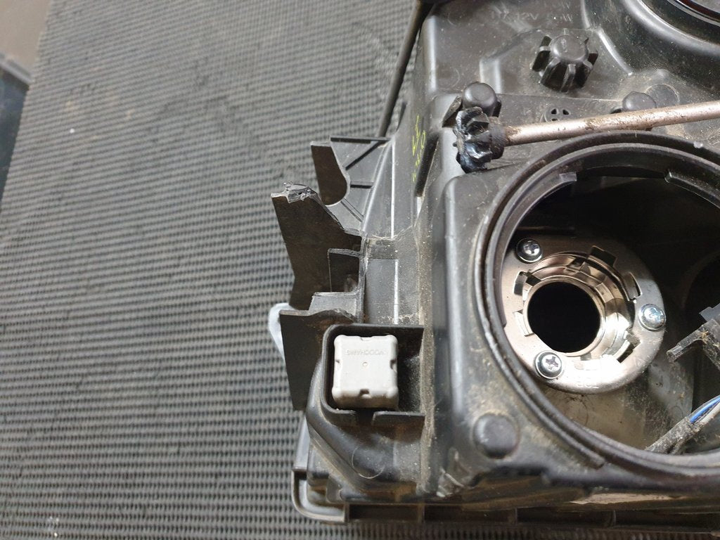 Hyundai H100 Pickup Right Headlight