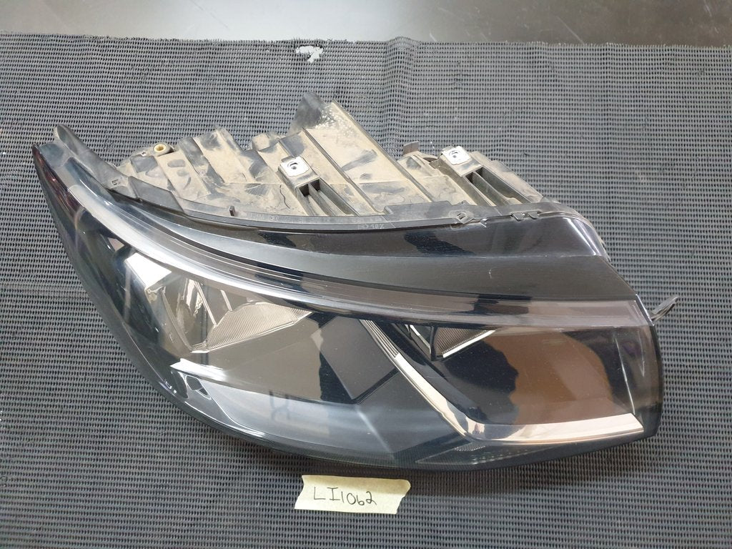 Volkswagen Transporter Right Headlight