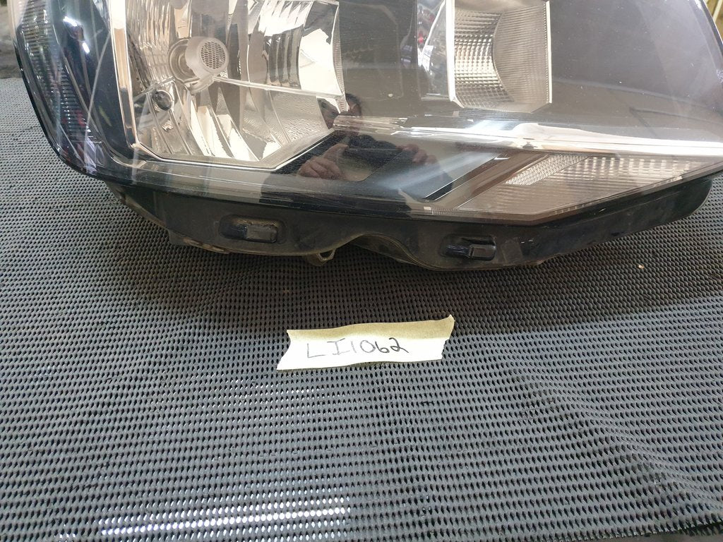 Volkswagen Transporter Right Headlight