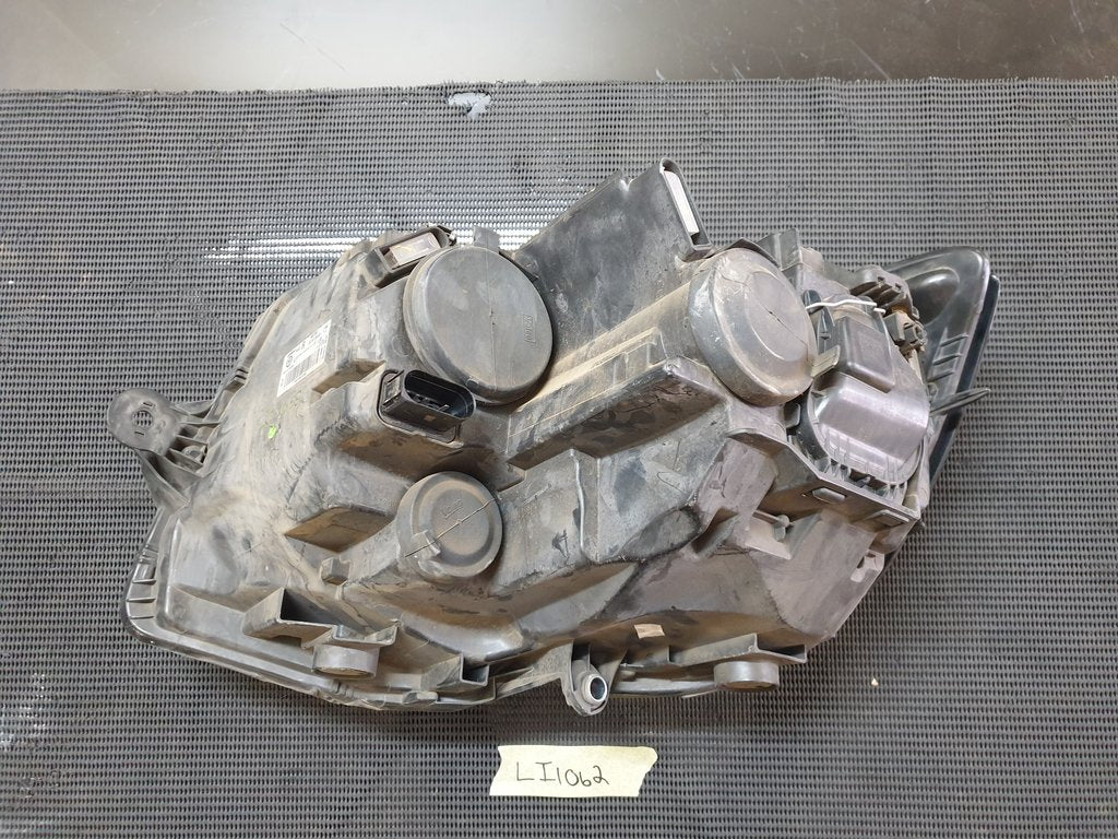 Volkswagen Transporter Right Headlight