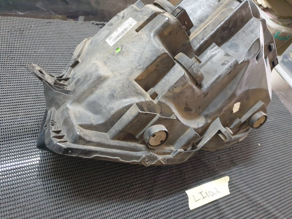 Volkswagen Transporter Right Headlight
