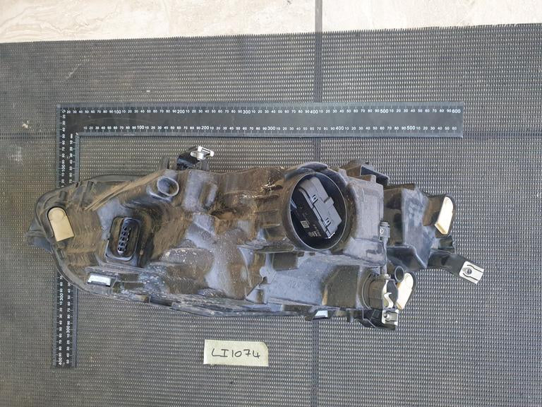 Volkswagen Polo Right Headlight