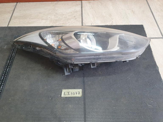Hyundai i30 Premium Right Headlight