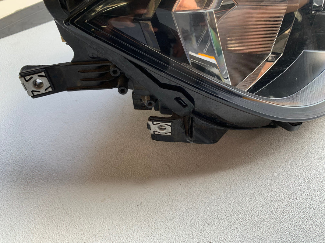 Volkswagen Polo Right Headlight