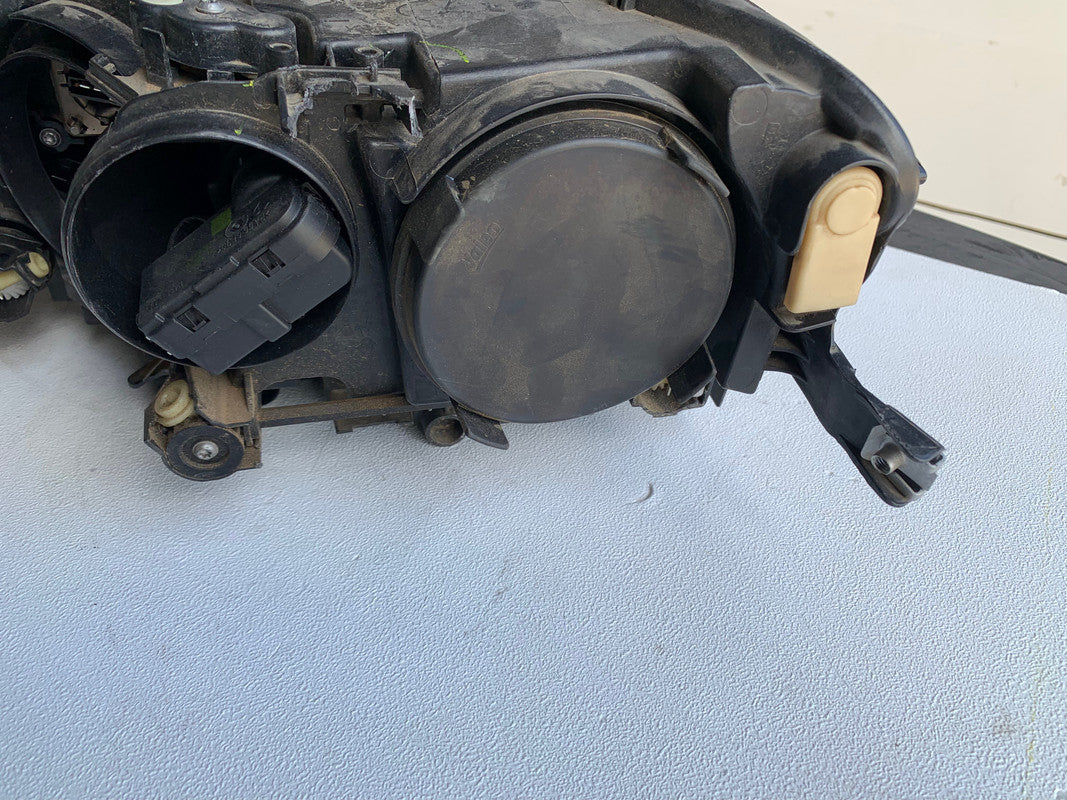 Volkswagen Polo Right Headlight